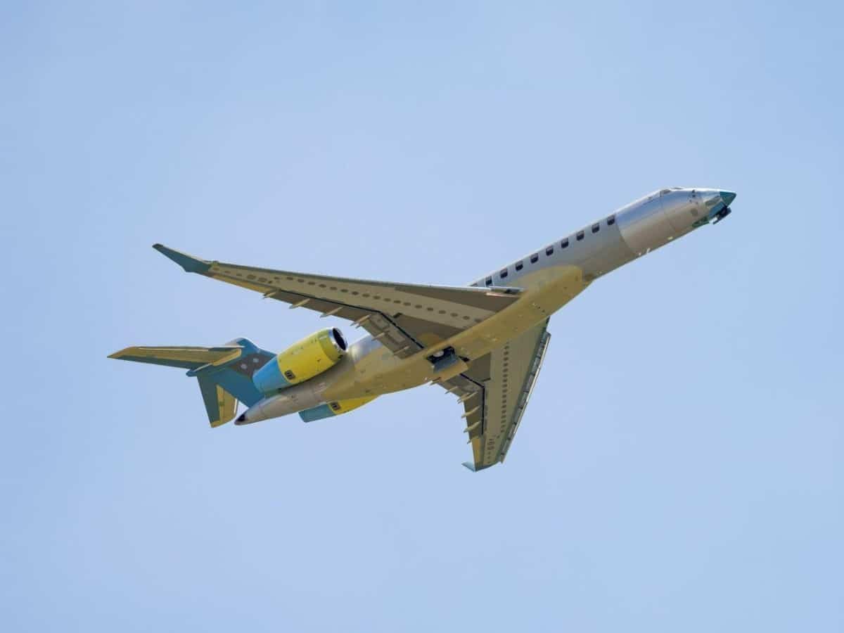 Bombardier Global 8000 Successfully Completes First Production Flight