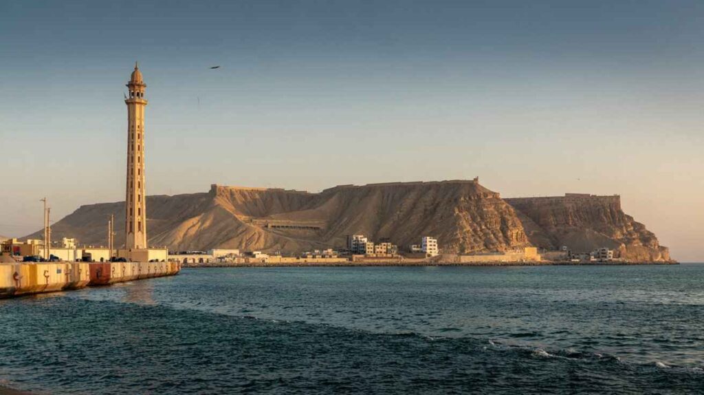 Should Pakistan Declare Makran and Gwadar as Federally Administered Areas to Develop a Global Economic Hub